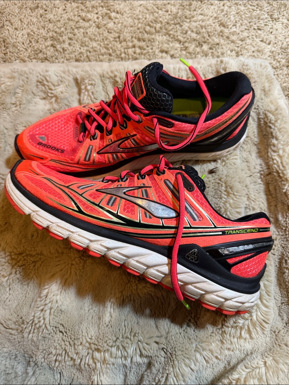 Brooks Transcend Women's Running Shoes - Coral and Black